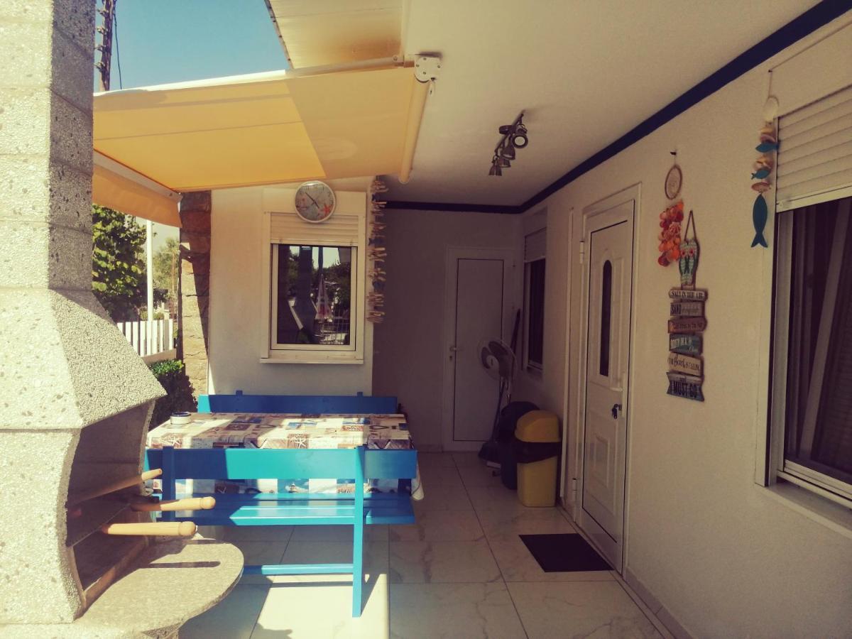 Villa Blue House Nea Kallikrateia Exterior photo